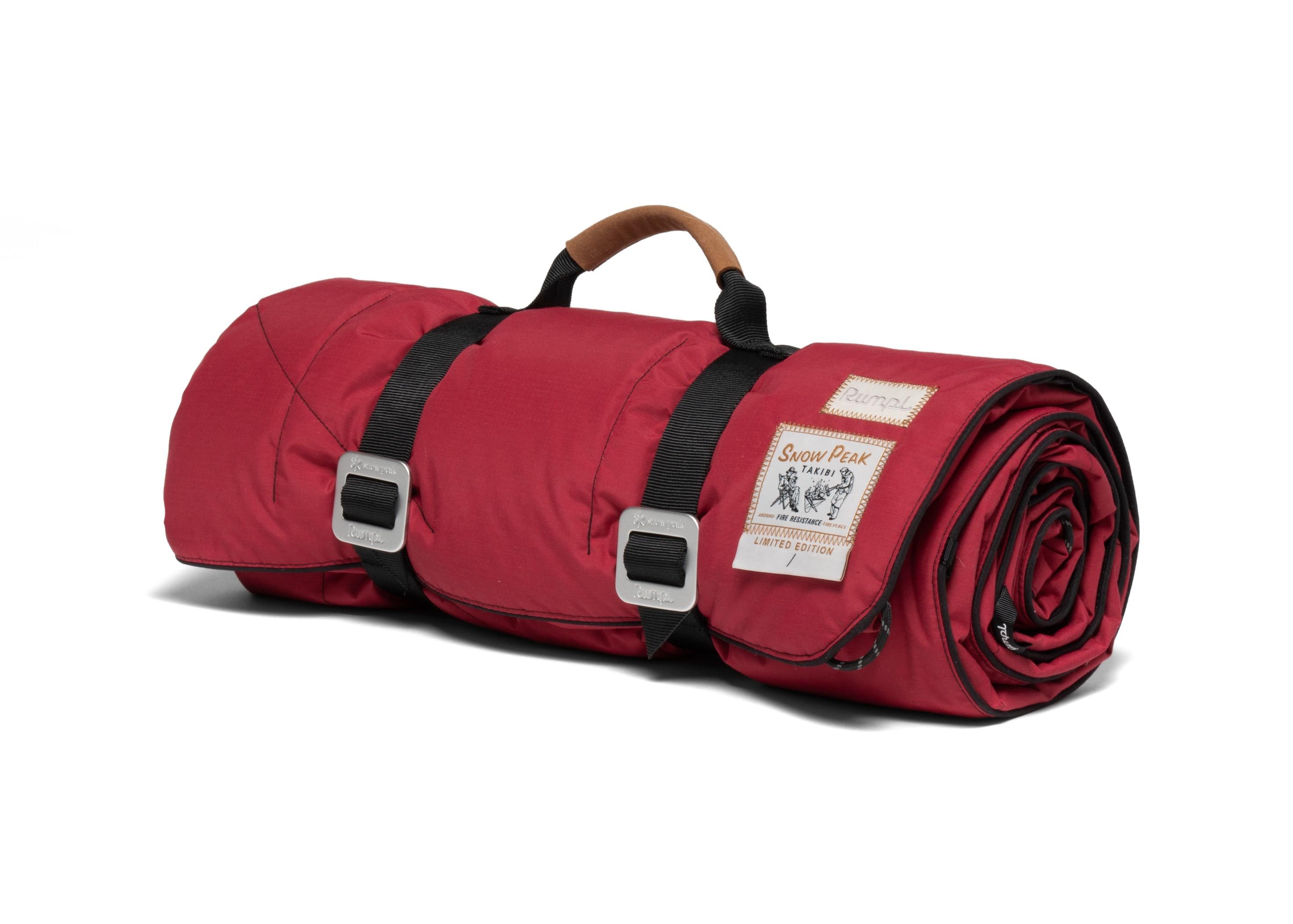 TOPD-SPD-T_DownPuffy_Red_Snow-Peak-Roll-2.jpg