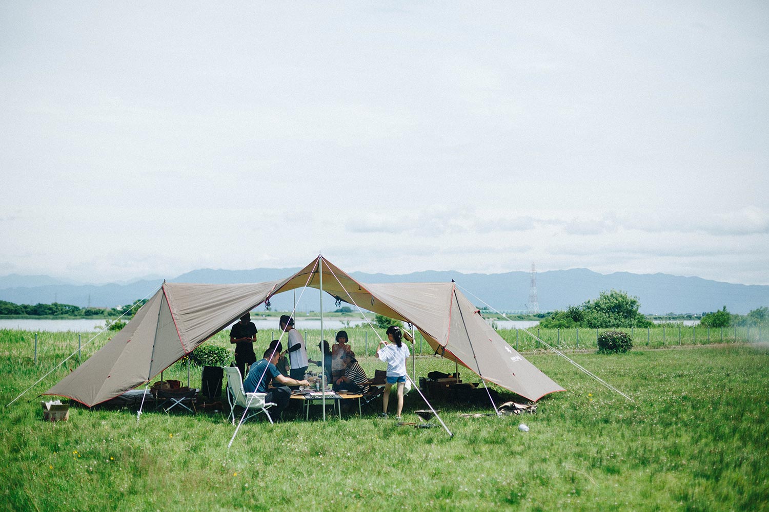 仲間や家族と集い、語らう。人と人がつながる時間をつくりたい。